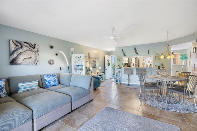 APT-1 - 5725 Pelican Pointe Dr, House attached with 2 bedrooms, 2 bathrooms and null parking in Sebastian FL | Image 5