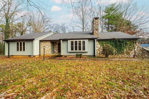 3250 15th St Ne, Hickory, NC, 28601-9289 | Card Image