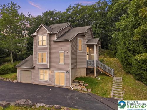 2231 Camelback Dr, Tannersville, PA, 18372-7703 | Card Image