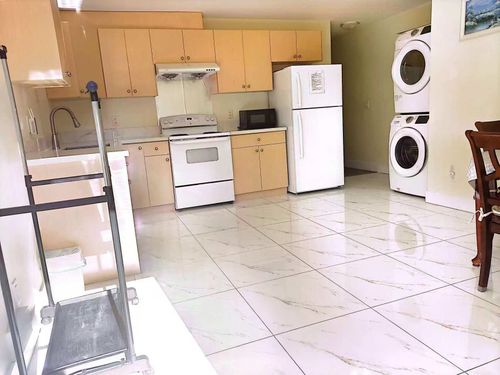 basement-suite-44XX Huxley Ave, Burnaby, BC, V5G3E9 | Card Image