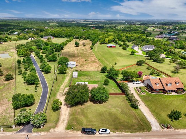 261 Rabbit Hl, House other with 3 bedrooms, 2 bathrooms and null parking in Lorena TX | Image 27