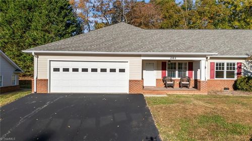 261 S Boyles St, Pilot Mountain, NC, 27041-8530 | Card Image