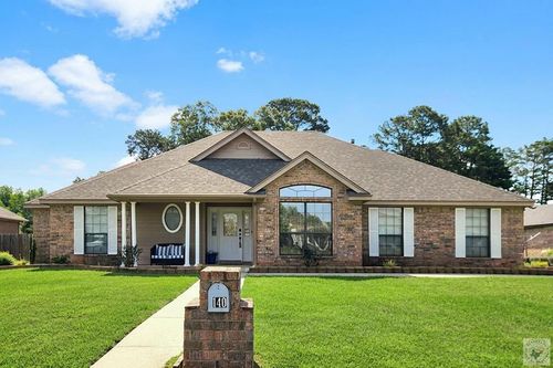 140 Corley Cir, Wake Village, TX, 75501-5861 | Card Image