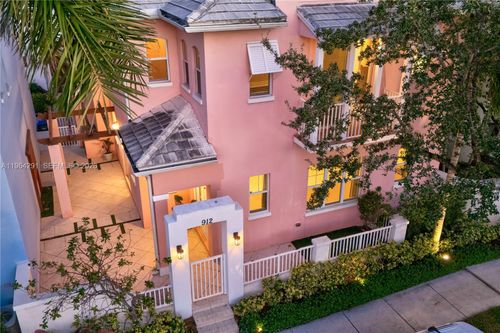 912 Ne 17th Way, Fort Lauderdale, FL, 33304-4587 | Card Image