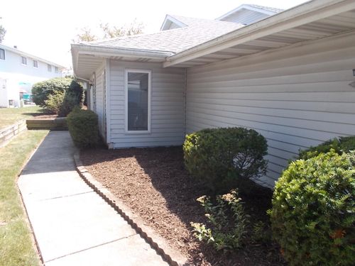 2559 Oakwood Dr, Crown Point, IN, 46307-8617 | Card Image