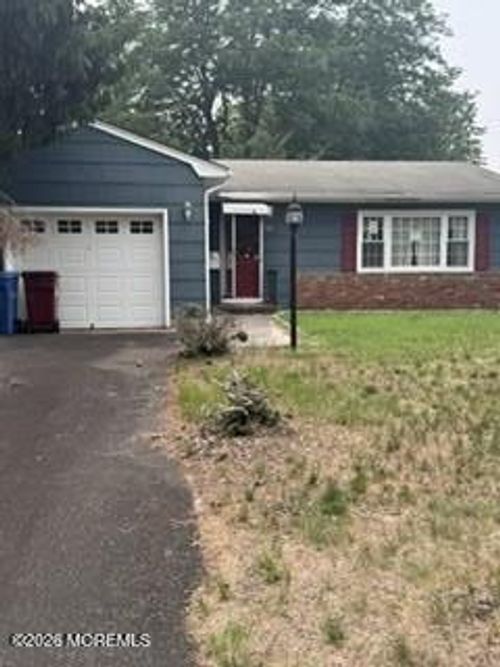 16 Edinburgh Dr, Toms River, NJ, 08757-4510 | Card Image