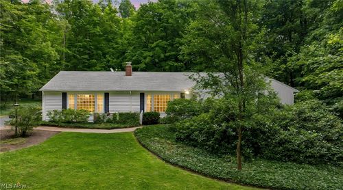 11565 Wilbert Rd, Chardon, OH, 44024-9409 | Card Image