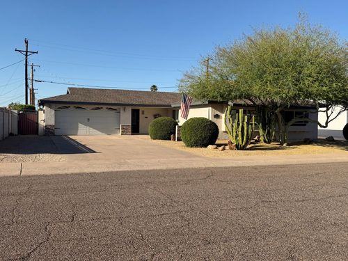 8518 E Mariposa Dr, Scottsdale, AZ, 85251-1829 | Card Image