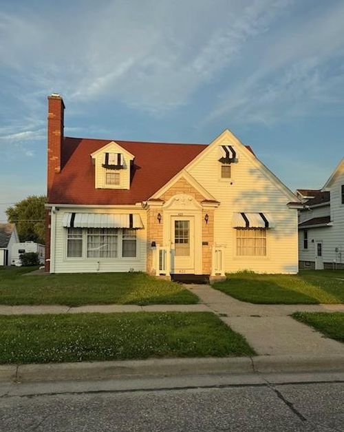 420 Kilbourn Ave, Tomah, WI, 54660-1630 | Card Image