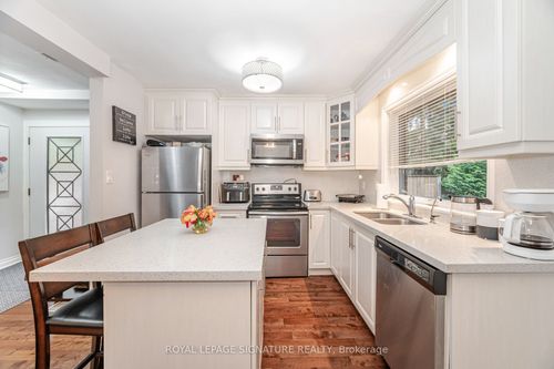 2259 Wiseman Crt, Mississauga, ON, L5J1P4 | Card Image
