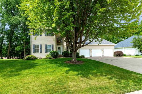 905 Bridgeview Pl, Le Claire, IA, 52753-9394 | Card Image