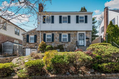 31 Emmett Place, Yonkers, NY, 10703 | Card Image