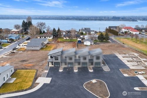 e24-601 S Dorsing St, Moses Lake, WA, 98837-4067 | Card Image