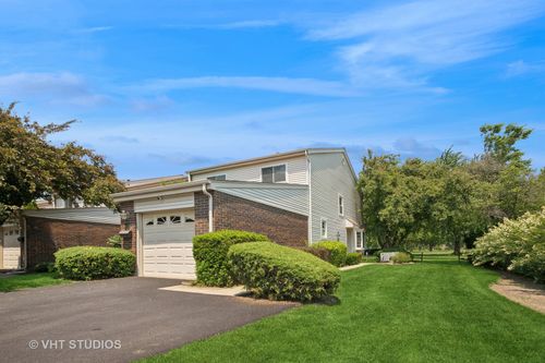 30-30 W Wimbolton Dr, Mount Prospect, IL, 60056-1038 | Card Image