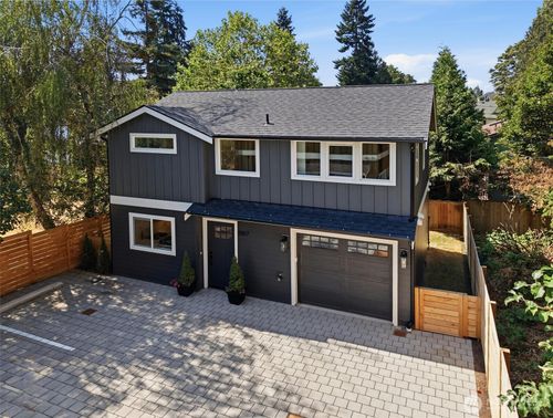8817 Densmore Ave N, Seattle, WA, 98103-4046 | Card Image
