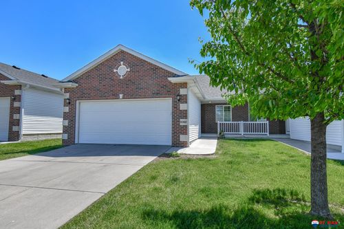 8260 S Tularosa Ln, Lincoln, NE, 68516-7717 | Card Image