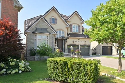19 Sir Giancarlo Crt, Maple, ON, L6A0C6 | Card Image