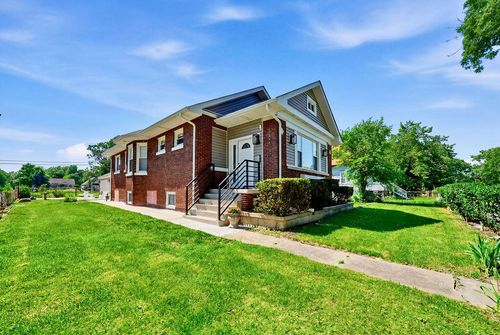 1584 Mckinley St, Gary, IN, 46404-2338 | Card Image