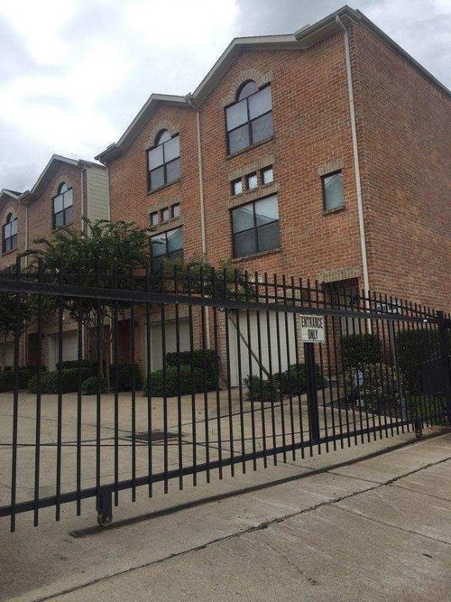 901-3501 Link Valley Dr, Houston, TX, 77025-5105 | Card Image