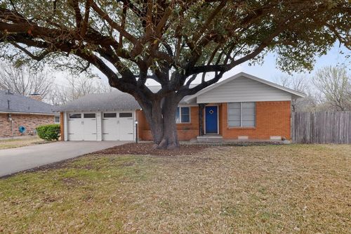 210 N Summit St, Red Oak, TX, 75154-6342 | Card Image