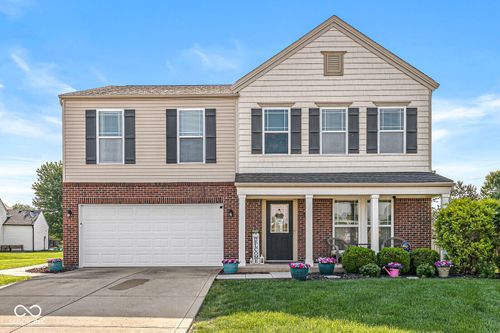 8595 Harlekin Ct, Avon, IN, 46123-7042 | Card Image