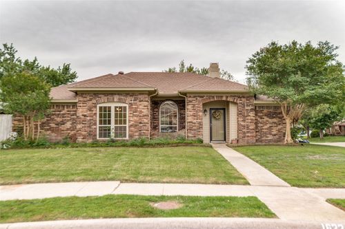1622 Palisades Dr, Carrollton, TX, 75007-5082 | Card Image