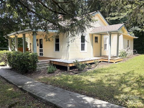 555 Oak Hill Ct, Hendersonville, NC, 28739-4127 | Card Image
