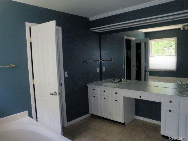 3743 Rolling Hills Rd, House other with 4 bedrooms, 3 bathrooms and null parking in Lake Orion MI | Image 12