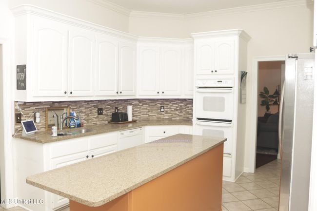 Kitchen | Image 9