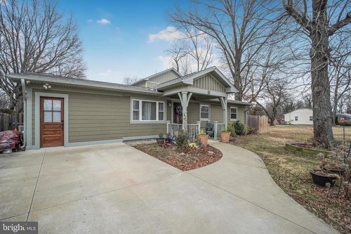 8227 Frye Rd, ALEXANDRIA, VA, 22309-1848 | Card Image