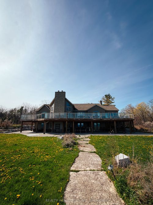 2720 Front Road, Norfolk, ON, N0E1W0 | Card Image