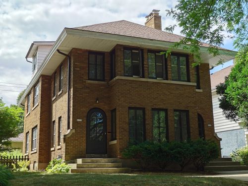 4155 N Farwell Ave, Shorewood, WI, 53211-1754 | Card Image
