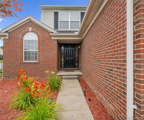 5864 Willow Ridge Dr, Ypsilanti, MI, 48197-1033 | Card Image