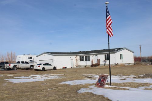 771 Emigrant Rd, Lyman, WY, 82937-9066 | Card Image
