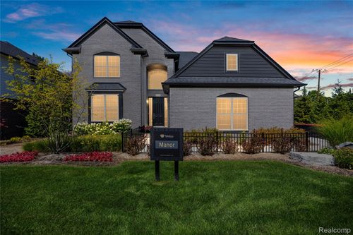 2113 Kohli Dr, Troy, MI, 48083-3014 | Card Image