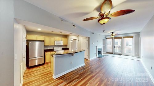 unit-809-718 W Trade St, Charlotte, NC, 28202-1352 | Card Image