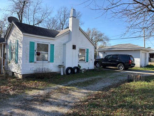 212 E 11th St, Grove, OK, 74344-2916 | Card Image