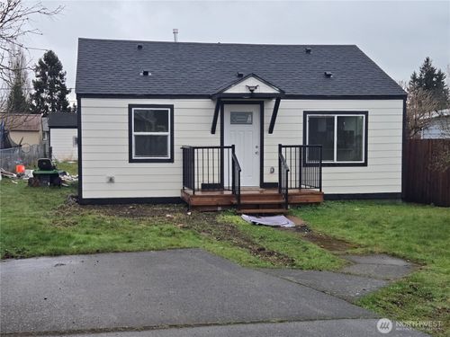 437 D St, Blaine, WA, 98230-4206 | Card Image