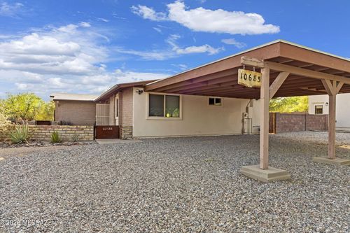 10685 E Oakwood Drive, Tucson, AZ, 85749 | Card Image