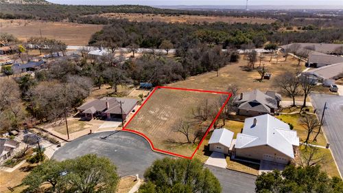 2009 Woodway Ct, Fredericksburg, TX, 78624-2951 | Card Image