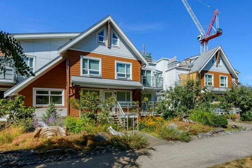 112-1733 E 33rd Ave, Vancouver, BC, V5N3E3 | Card Image