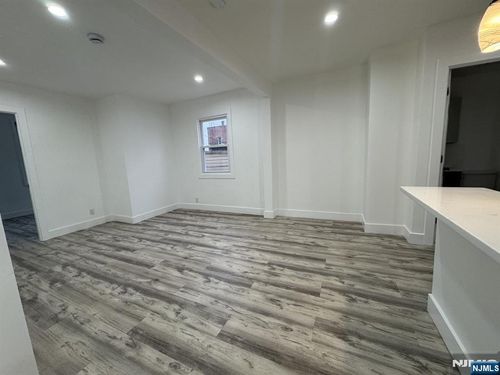 536 Lincoln St, Union City, NJ, 07087-8001 | Card Image