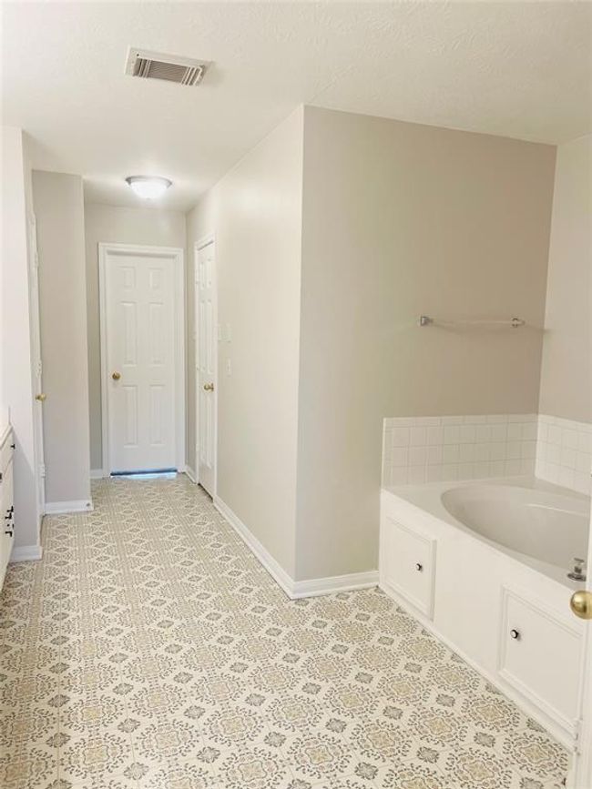 8511 Nashwood Ct, House other with 4 bedrooms, 3 bathrooms and 2 parking in Houston TX | Image 19