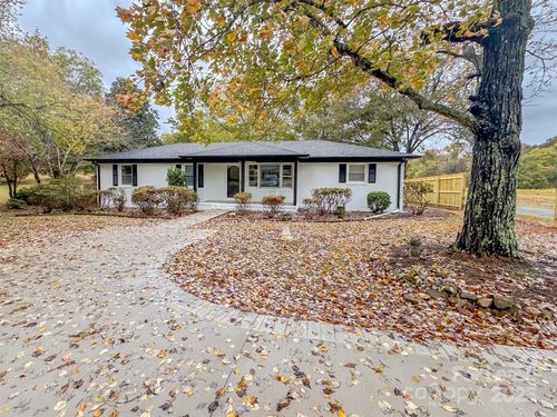 9454 Flowes Store Rd, Midland, NC, 28107-8749 | Card Image