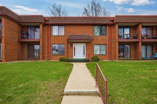 19-411 Crimson Dr Ne, Cedar Rapids, IA, 52402-1363 | Card Image