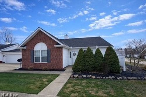 2041 Marsh Ln, Painesville, OH, 44077-7703 | Card Image