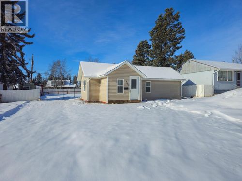 9033 Elwood Dr, Dawson Creek, BC, V1G3M8 | Card Image