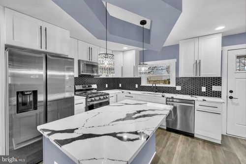 2801 Mccomas Ave, DUNDALK, MD, 21222-2318 | Card Image