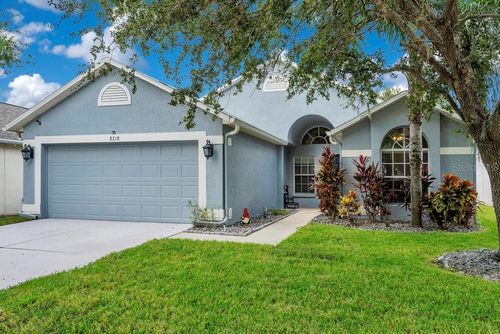 8218 Carriage Pointe Dr, GIBSONTON, FL, 33534-3013 | Card Image