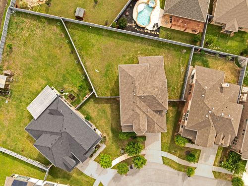 7521 Windy Meadow Dr, Aubrey, TX, 76227-5621 | Card Image